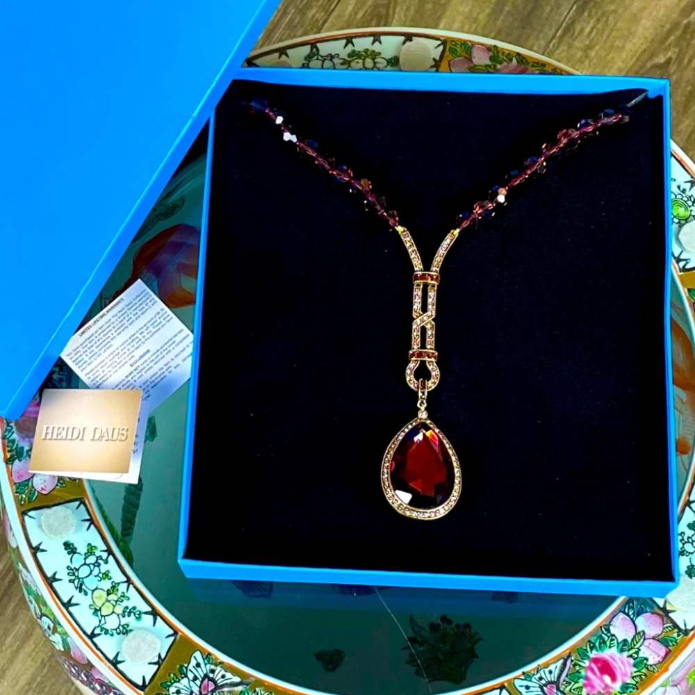 NWT/NIB Swarovski Crystal Pendant Necklace Wine Bordeaux Color Heidi Daus - Picture 4 of 12